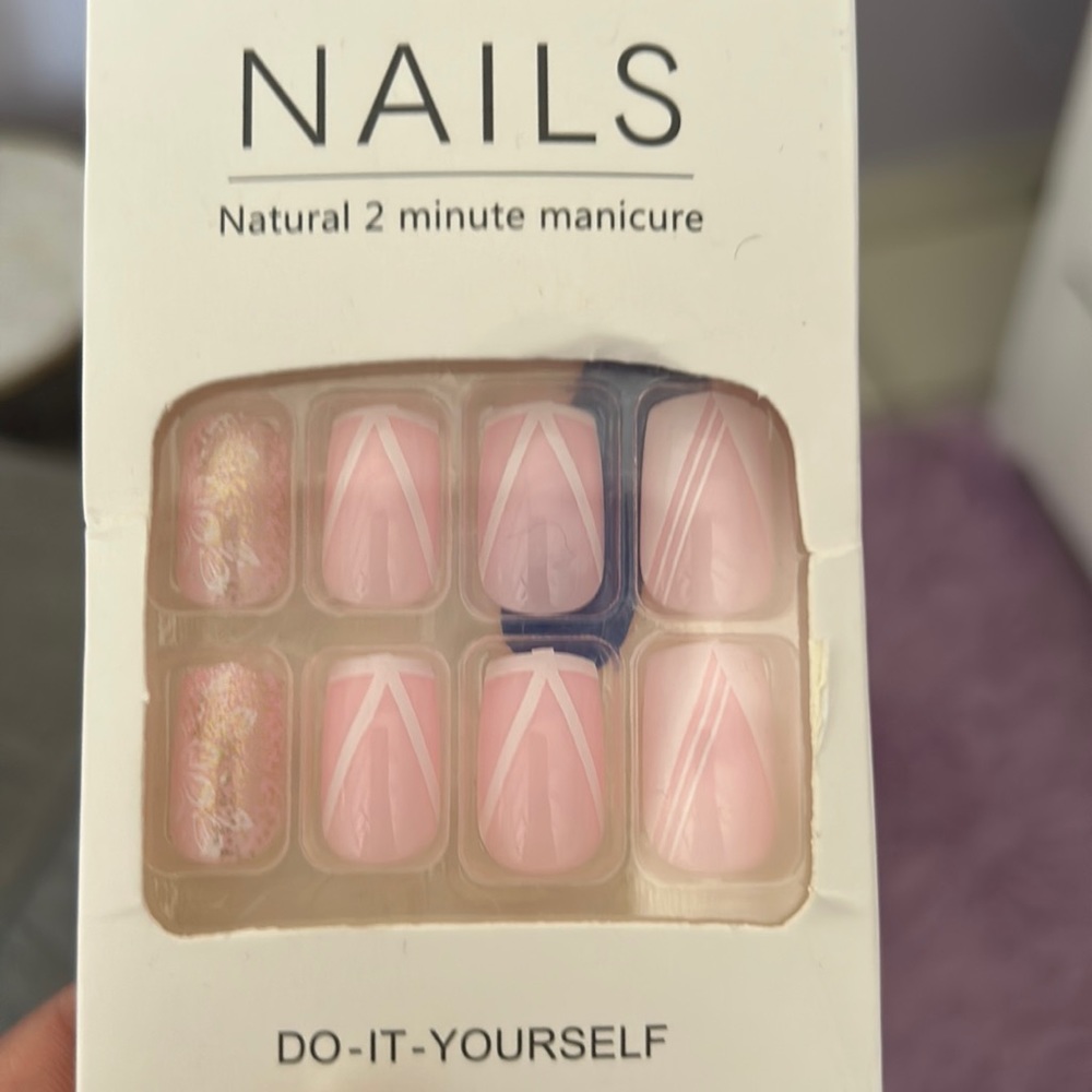 Some cute nails that I don’t need